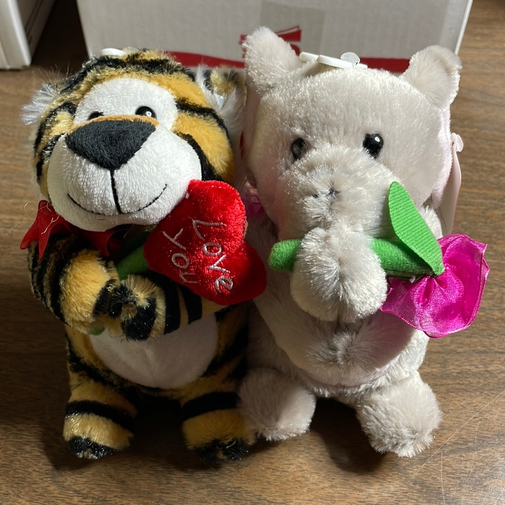 Hug & Luv Tiger and Elephant, New